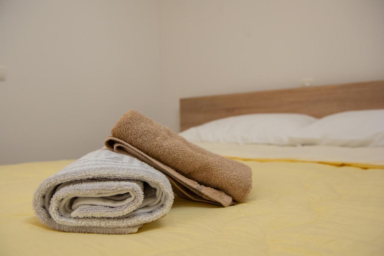 Apartman Eva Vrsi Esterno foto