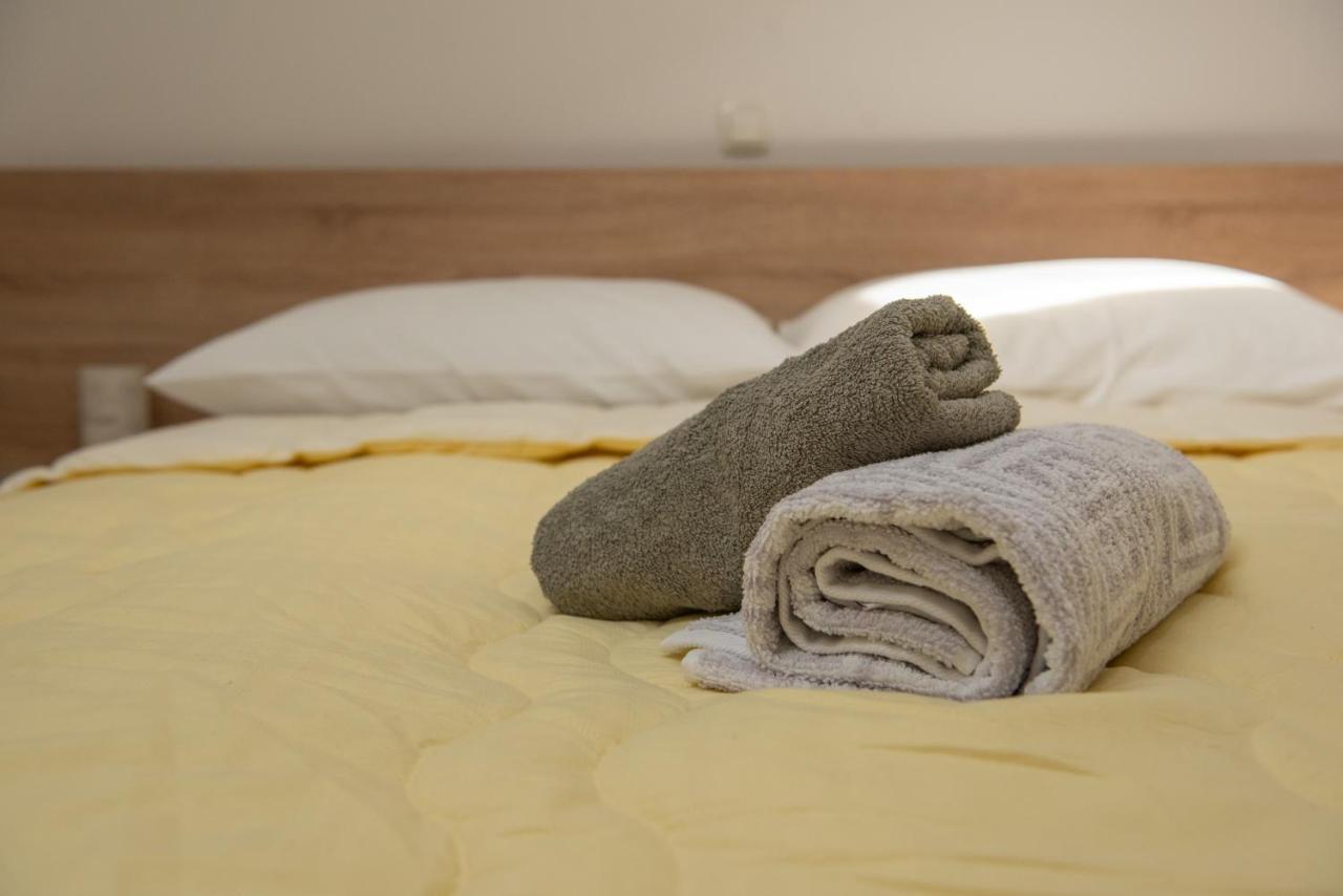 Apartman Eva Vrsi Esterno foto