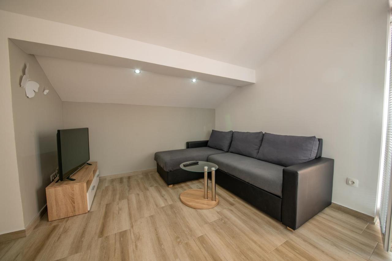 Apartman Eva Vrsi Esterno foto