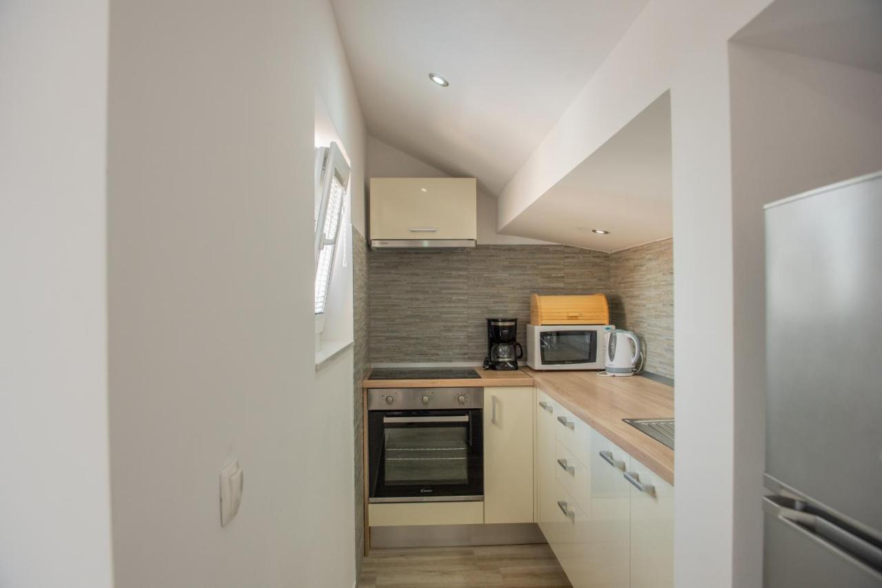 Apartman Eva Vrsi Esterno foto