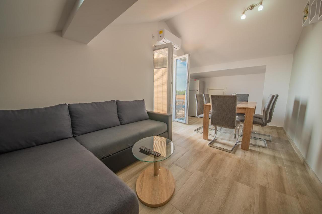 Apartman Eva Vrsi Esterno foto